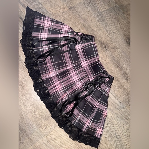 Dresses & Skirts - Pink & black plaid mini shirt with lacy ruffle trim S